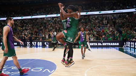 Estreno a lo grande del Unicaja frente al Lenovo Tenerife (98-75)