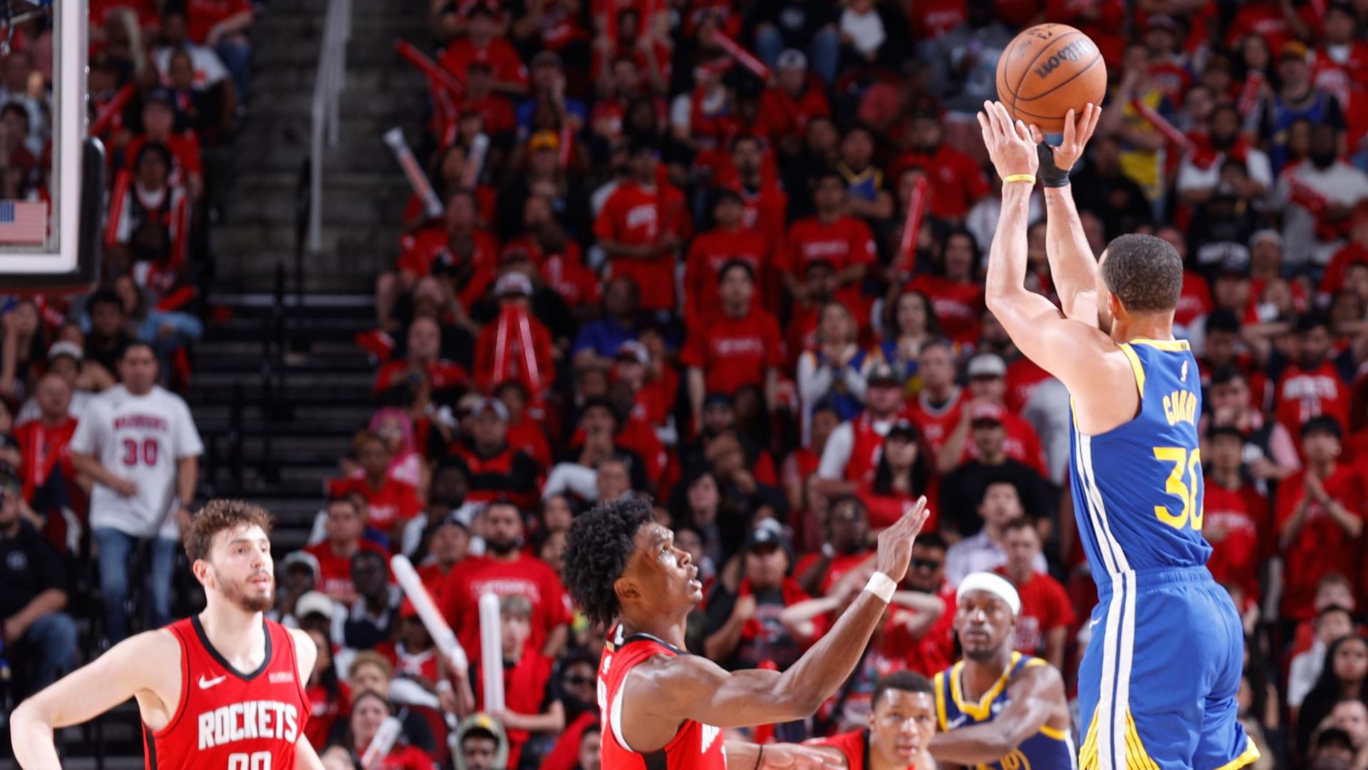 Curry cocina la victoria de los Warriors, 95-85 [0-1]