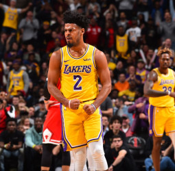 Los Angeles Lakers vuelven a firmar a Quinn Cook