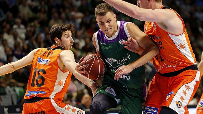 El Unicaja consolida la sexta plaza (77-65)