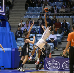 Monbus Obradoiro se sobrepone a las ausencias y logra una victoria de mucho mérito sobre Bàsquet Girona (85-79)