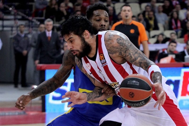 Olympiacos arrasa al Maccabi (94-64)