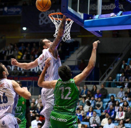 El Obradoiro domina de forma clara al Castelló, 100-72