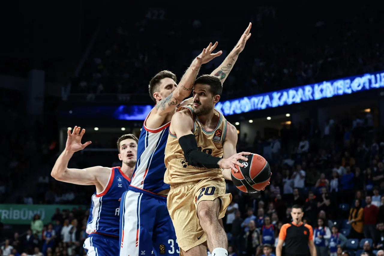 El Barcelona es frenado en Estambul (96-86)