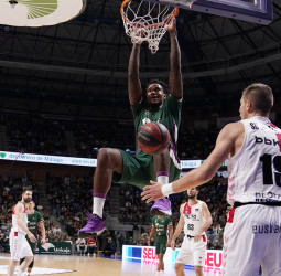 Un gran último cuarto del Unicaja decanta la victoria ante RETAbet Bilbao Basket (77-70)