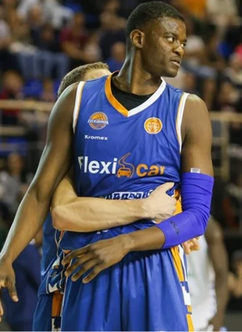 El San Pablo Burgos apuesta por Yannick Nzosa