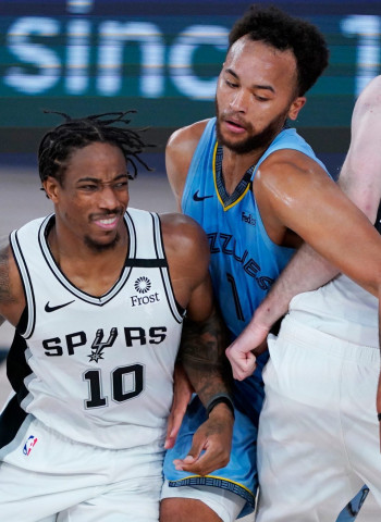Dos tiros libres de DeRozan sentencian la victoria Spurs ante los Grizzlies (108-106)