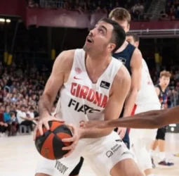 Pierre Oriola apunta al AEK Atenas