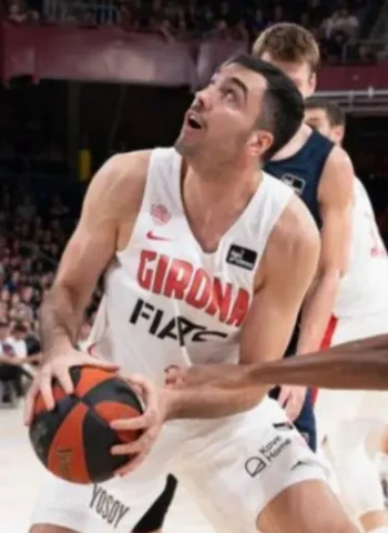 Pierre Oriola apunta al AEK Atenas