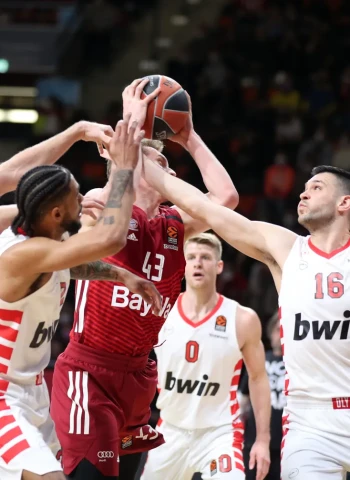 Dorsey lidera la victoria del Olympiacos ante el Bayern (88-98)