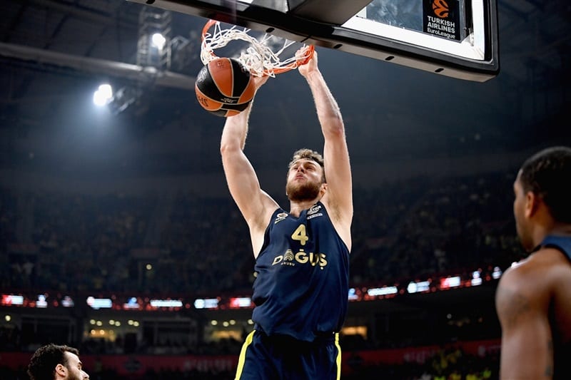 Nicolo Melli aparca su aventura NBA y jugará una temporada más en el Fenerbahce