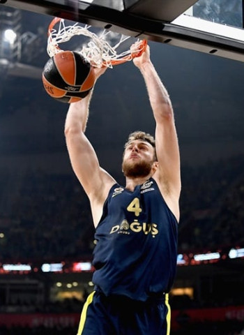Nicolo Melli aparca su aventura NBA y jugará una temporada más en el Fenerbahce