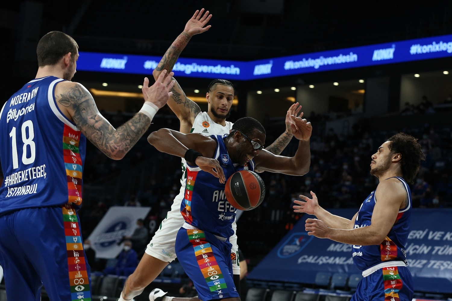 El Anadolu Efes supera al Panathinaikos y se acerca a los playoffs (85-65)