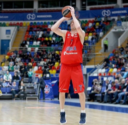 El CSKA Moscú termina la regular ganando al Estrella Roja (92-81)