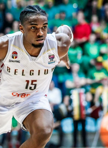 Los leones belgas rugen ante una Lituania en estado de shock