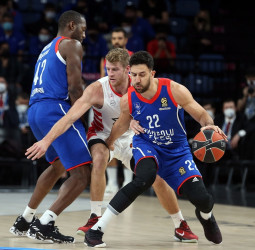 El Anadolu Efes coge velocidad de crucero a ritmo de Beaubois (88-69)