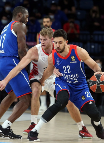 El Anadolu Efes coge velocidad de crucero a ritmo de Beaubois (88-69)