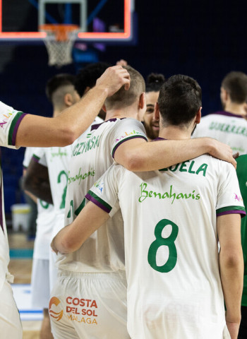 El Unicaja sabe sufrir para ganar (90-92)