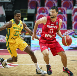 Brasil sorprende a Croacia para ganar el grupo B