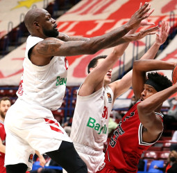 El Armani logra una gran remontada ante el Bayern (79-78) [1-0]