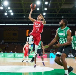 El BAXI Manresa logra una primera victoria de récord (64-106)