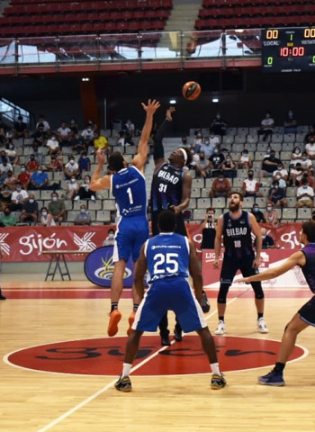Derrota de pretemporada del San Pablo Burgos en Gijón (68-59)
