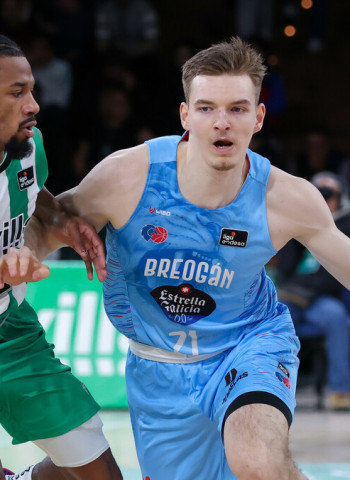 El Río Breogán sobrevive a Evans para reinar en Sevilla (84-89)