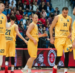 Herbalife Gran Canaria aprueba con nota en tierra santa (64-75)
