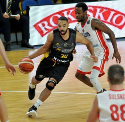 El Iberostar Tenerife gana en Lituania con solvencia (71-93)