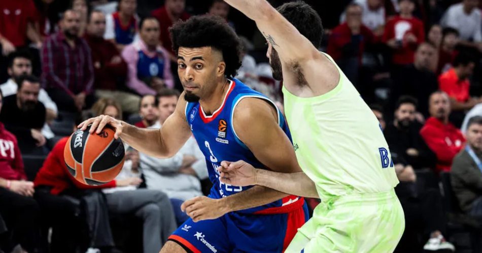 Jordan Nwora, tras su paso por Anadolu Efes, muy cerca de fichar por Estrella Roja