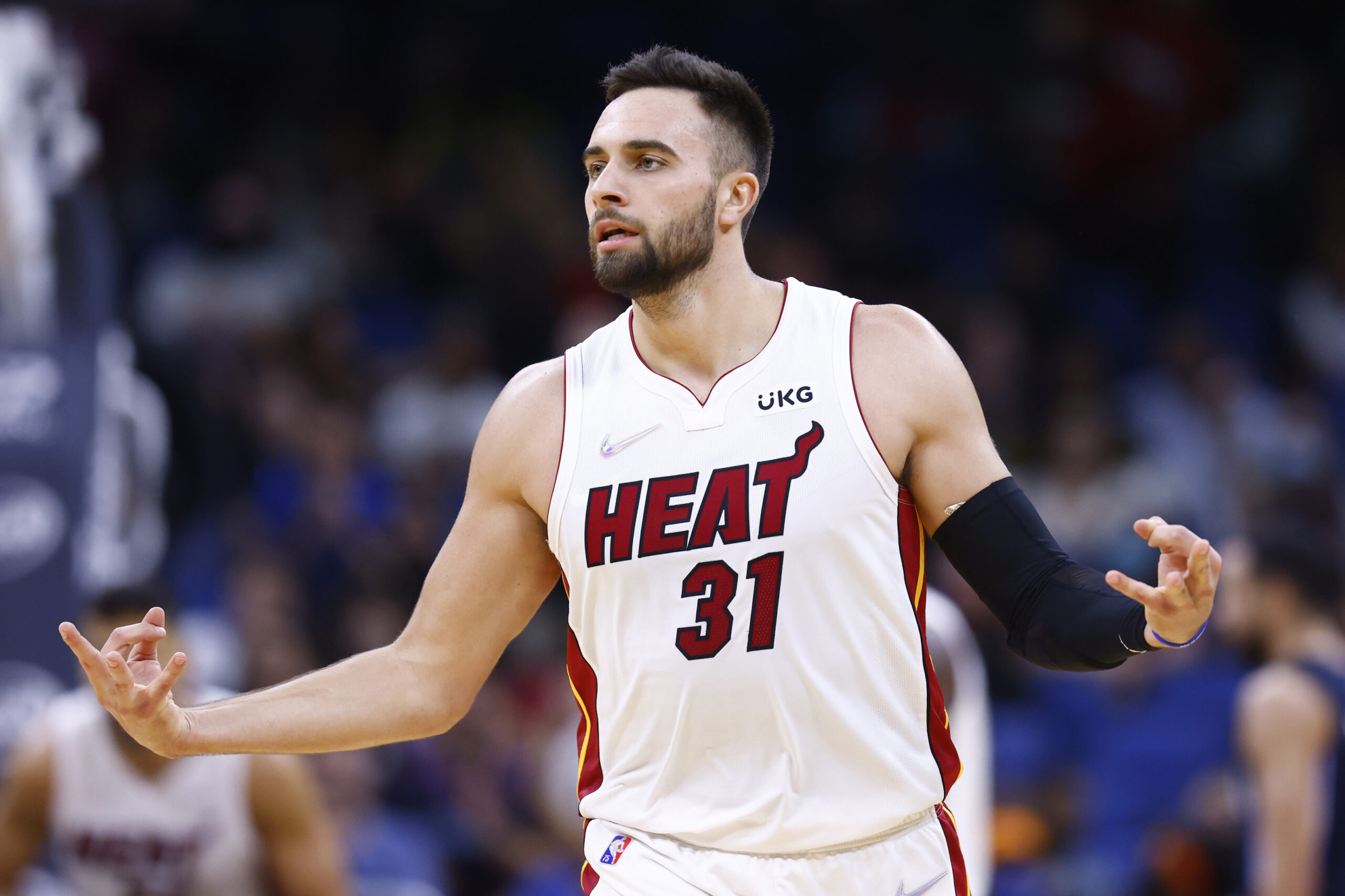 Los Phoenix Suns se interesan en Max Strus