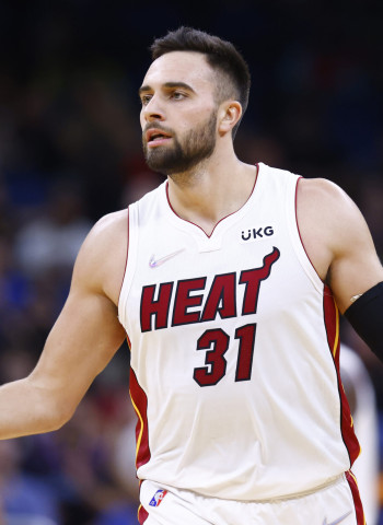 Los Phoenix Suns se interesan en Max Strus