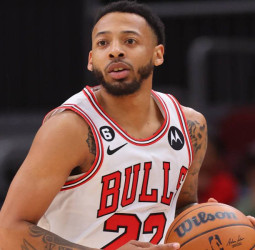 Los Chicago Bulls no cuentan con Carlik Jones