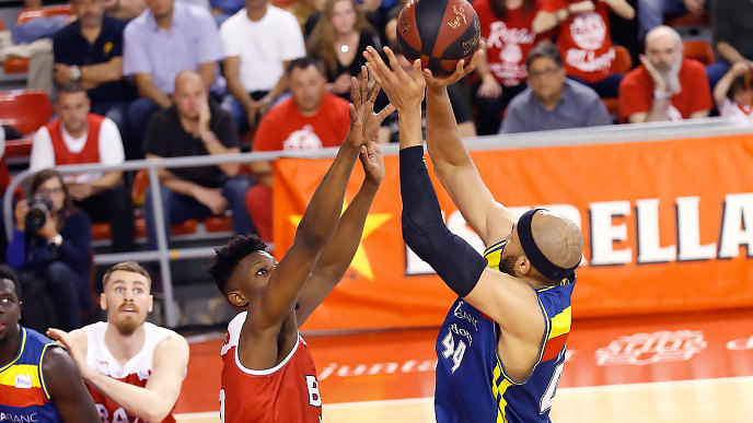El Morabanc Andorra gana en Manresa y sigue apuntando al 'playoff' (64-77)