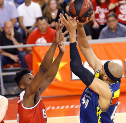 El Morabanc Andorra gana en Manresa y sigue apuntando al 'playoff' (64-77)