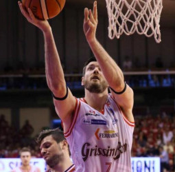 El Reggio Emilia se hace fuerte en su cancha (2-1)