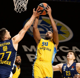 Maccabi luchó desde atrás para vencer a Fenerbahce, 78-73
