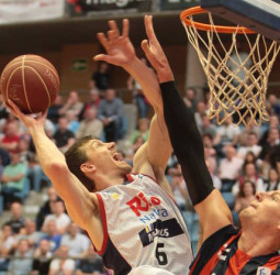 Pavel Pumprla se vuelve al CEZ Nymburk