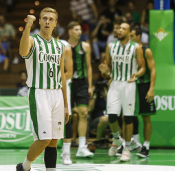El Coosur Real Betis logra su primer triunfo (95-88)