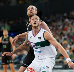 Unicaja anula el ataque bilbaíno y suma su 7º triunfo consecutivo (43-67)