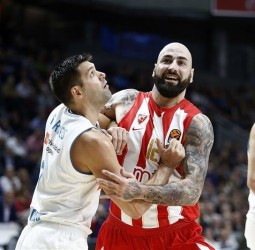 El Madrid no pudo culminar la remontada ante el Estrella Roja (83-87)