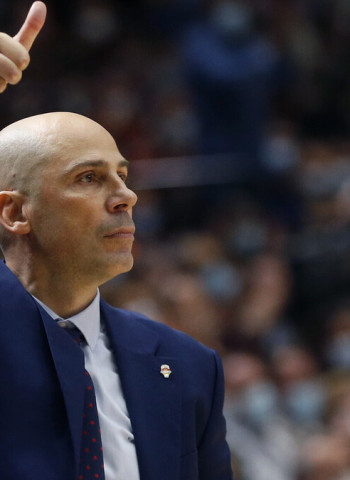 Joan Peñarroya termina su etapa en Valencia Basket