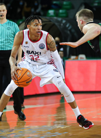 El BAXI Manresa se queda a un paso de la remontada frente al Darüssafaka (89-84)