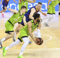 Un Barça más terrenal derrota a un magnífico Urbas Fuenlabrada (81-79)