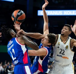 El Real Madrid espera a Efes y Larkin