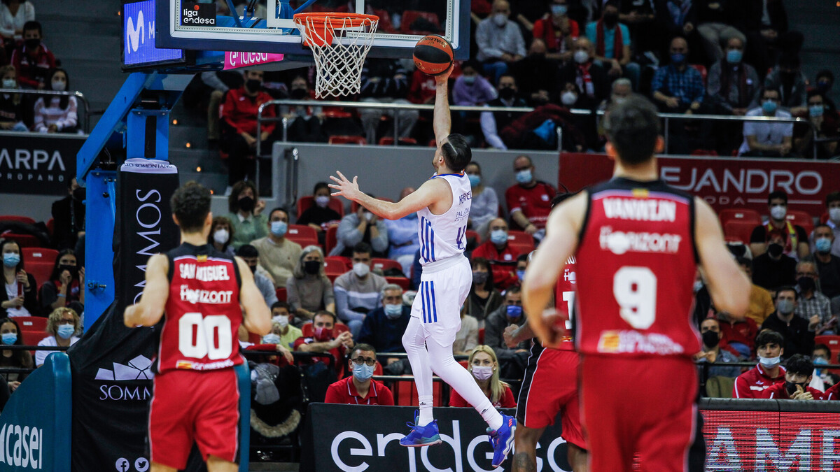 El Real Madrid gana en Zaragoza en la vuelta de Randolph (65-86)