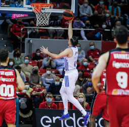 El Real Madrid gana en Zaragoza en la vuelta de Randolph (65-86)