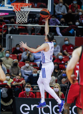 El Real Madrid gana en Zaragoza en la vuelta de Randolph (65-86)