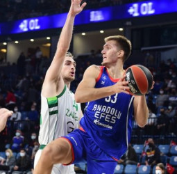 El Estrella Roja está atento a la situación de Filip Petrusev
