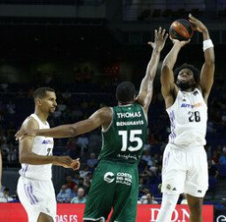 Yabusele y Llull lideran la victoria del Real Madrid (102-90)